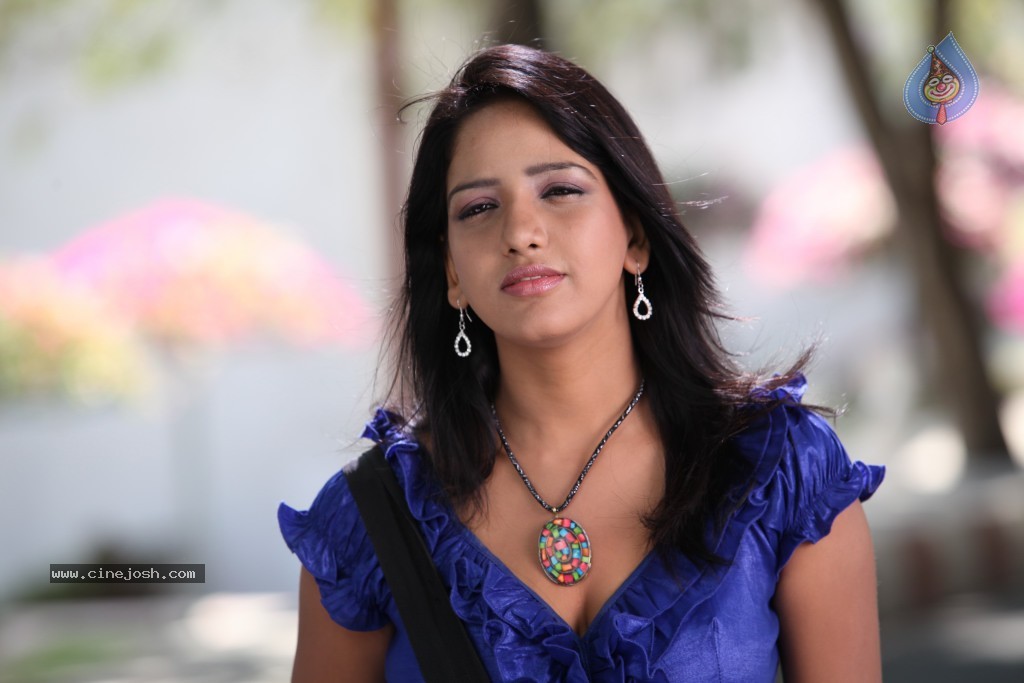 Pavani Reddy New Photos - 24 / 33 photos
