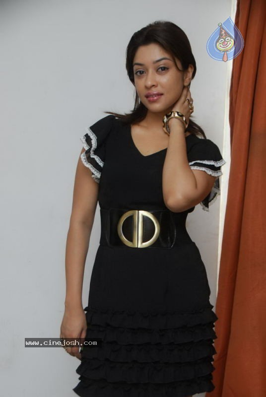 Payal Gosh Latest Stills - 35 / 90 photos