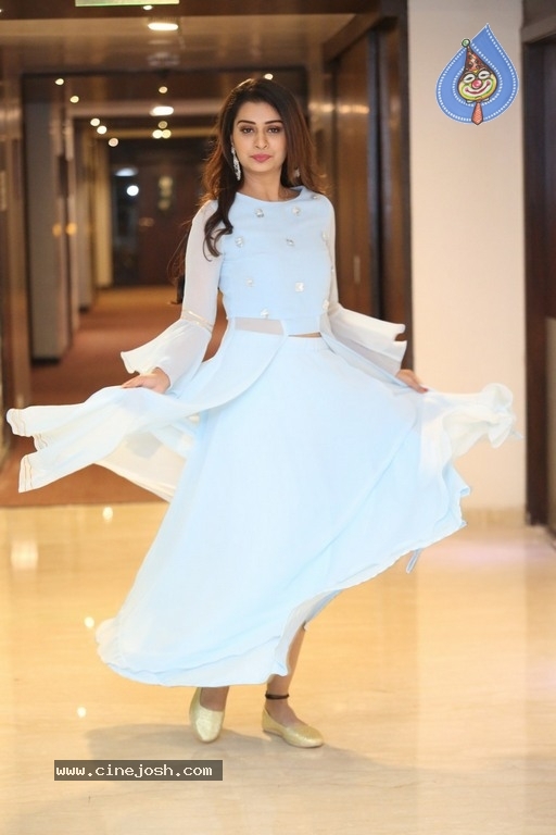 Payal Rajput Latest Pics - 34 / 40 photos