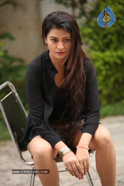 Payal Rajput New Photos - 28 / 42 photos