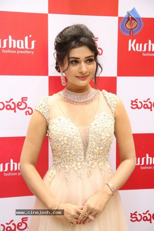 Payal Rajput Photos - 18 / 20 photos