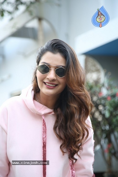 Payal Rajput Stills - 5 / 37 photos