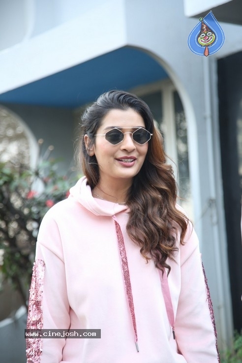 Payal Rajput Stills - 32 / 37 photos