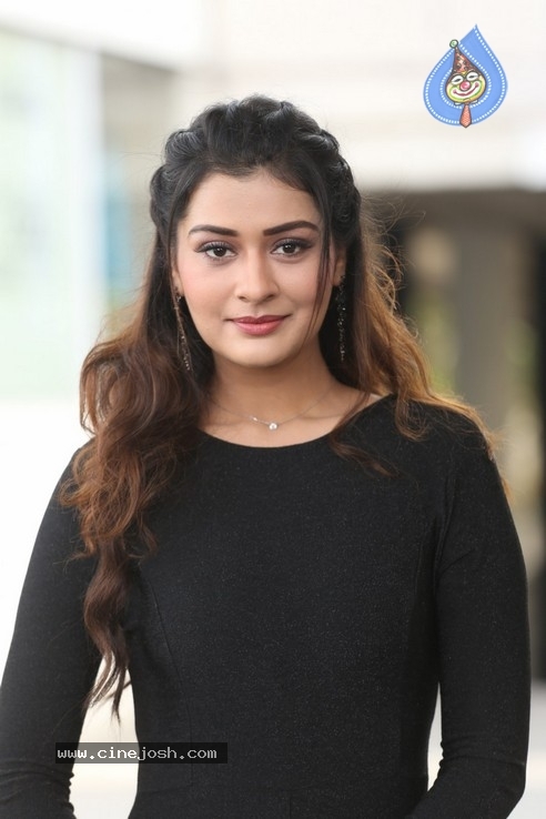 Payal Rajput Stills - 8 / 30 photos
