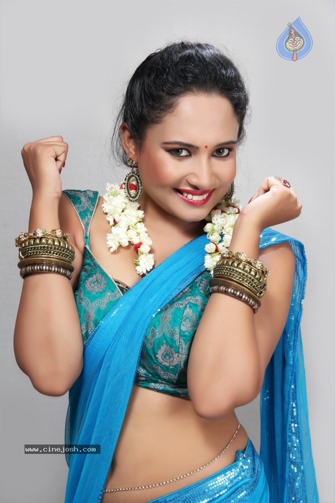 Pearl De Souza Stills - 1 / 11 photos