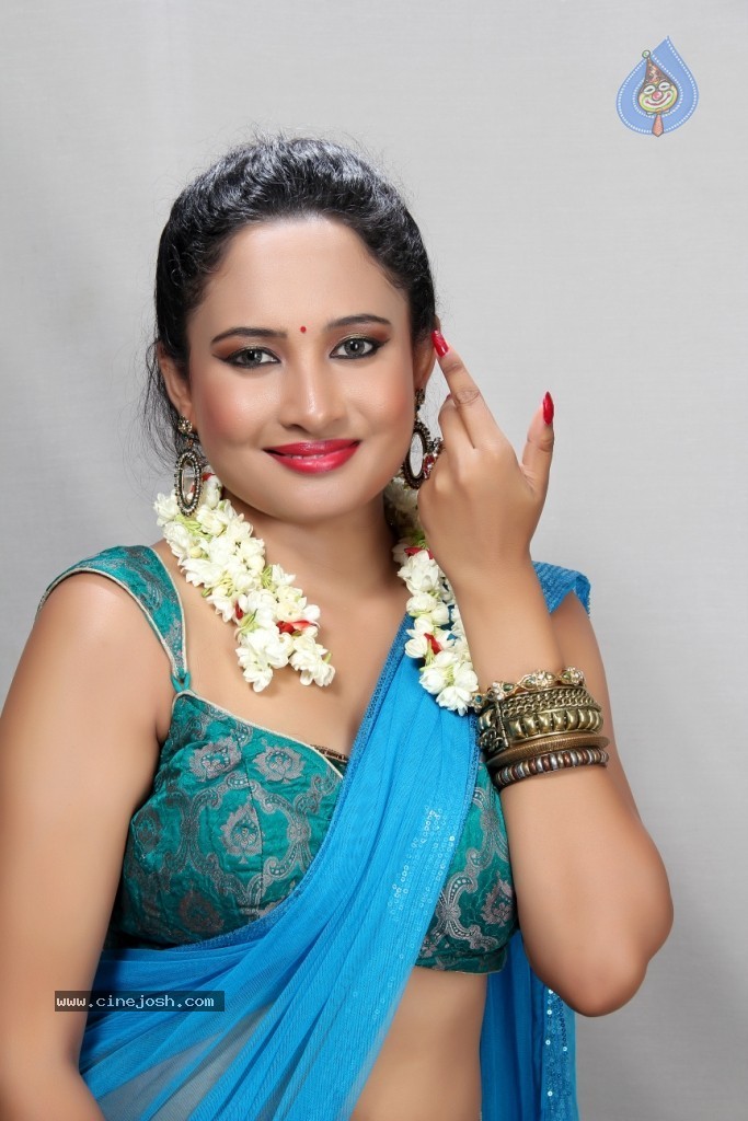 Pearl De Souza Stills - 2 / 11 photos
