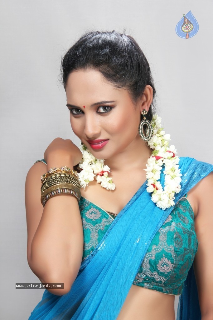 Pearl De Souza Stills - 4 / 11 photos