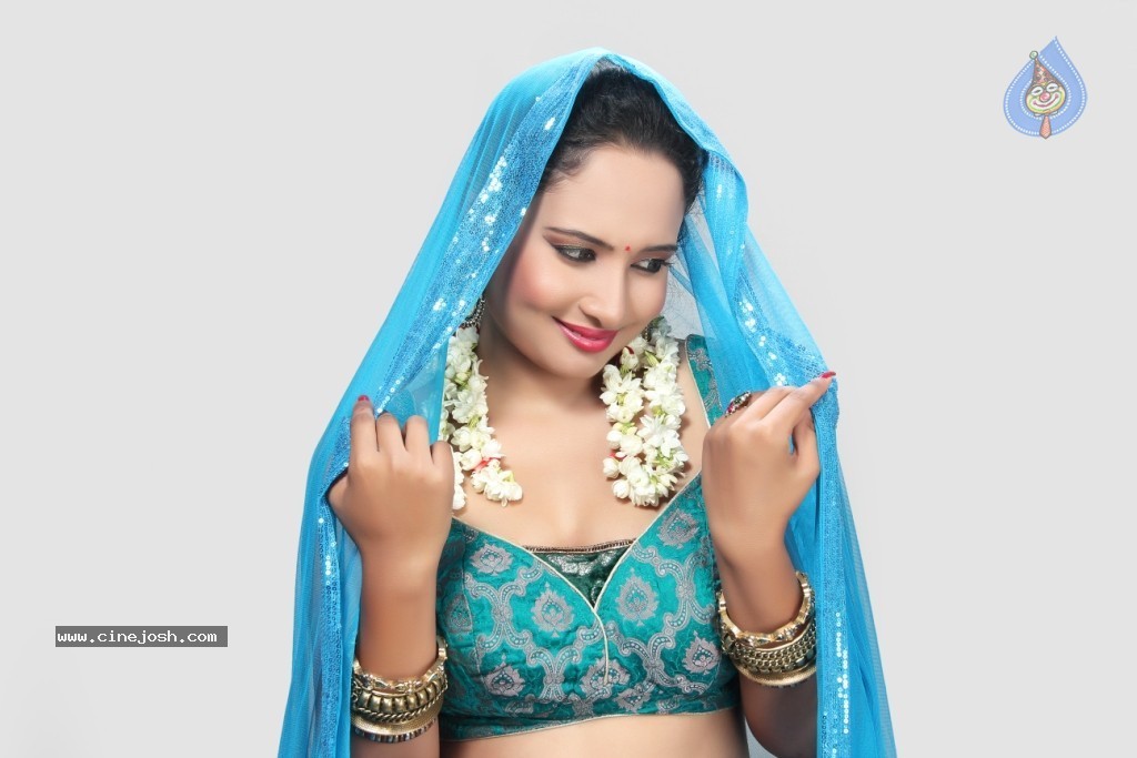 Pearl De Souza Stills - 10 / 11 photos