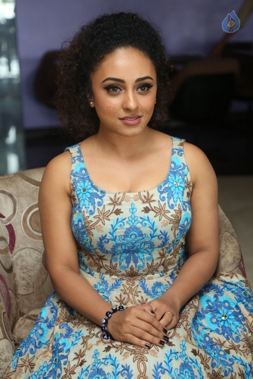 Pearle Maaney New Photos - 21 / 40 photos