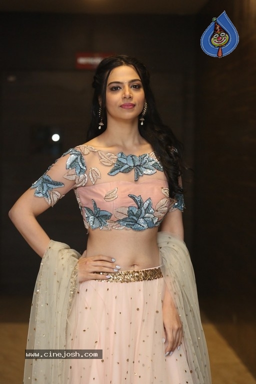 Perlene Bhesania Photos - 17 / 38 photos