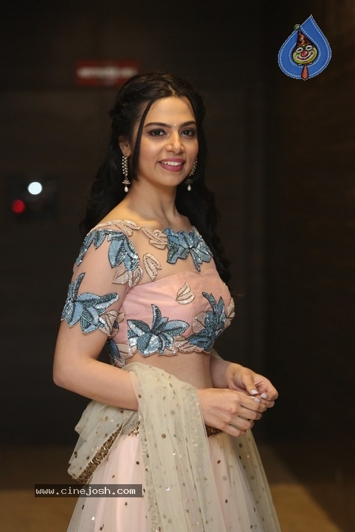 Perlene Bhesania Photos - 22 / 38 photos