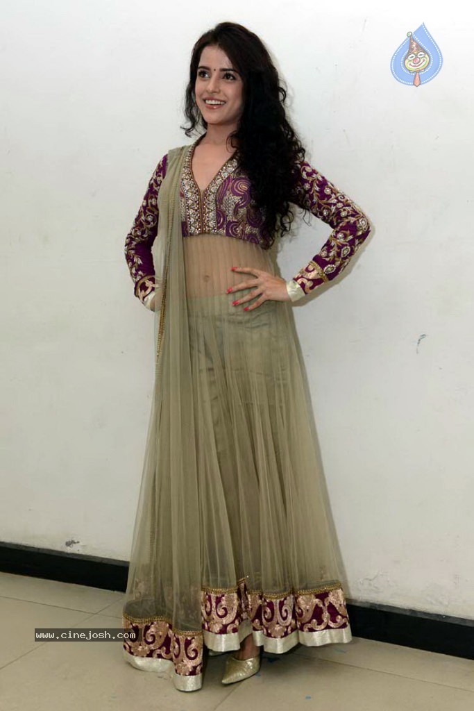 Piaa Bajpai New Stills - 1 / 31 photos
