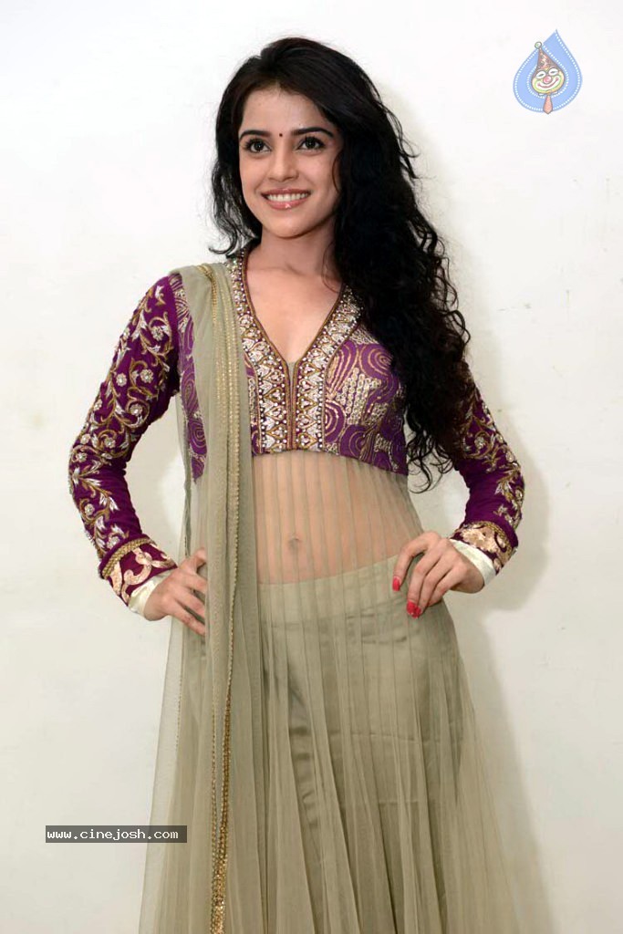 Piaa Bajpai New Stills - 4 / 31 photos