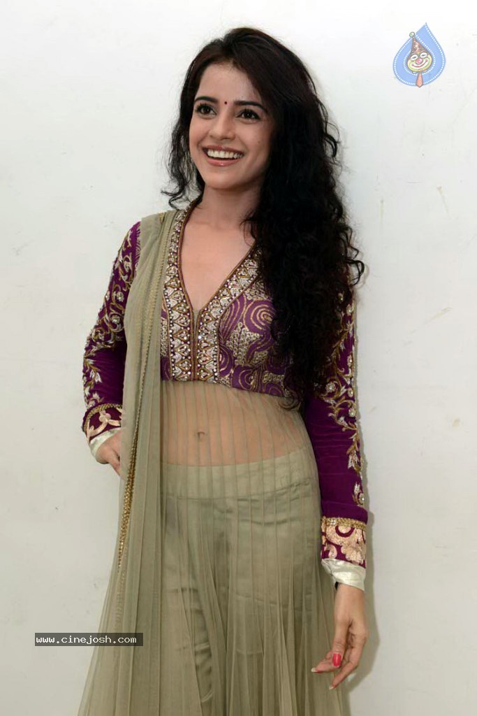 Piaa Bajpai New Stills - 10 / 31 photos