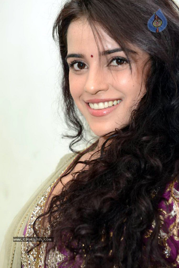 Piaa Bajpai New Stills - 11 / 31 photos