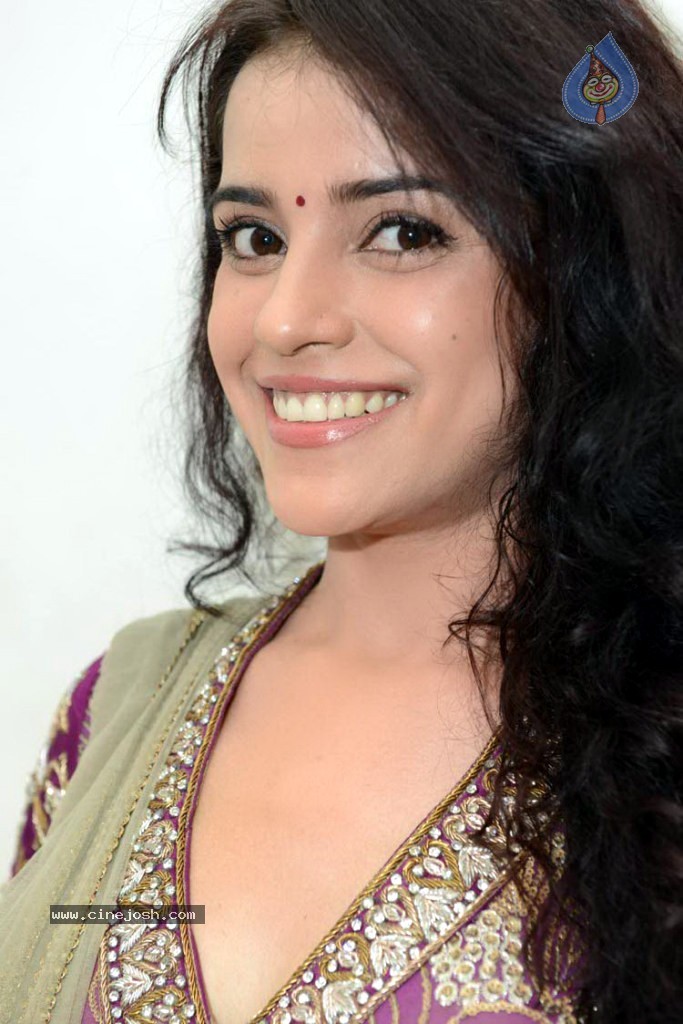 Piaa Bajpai New Stills - 19 / 31 photos