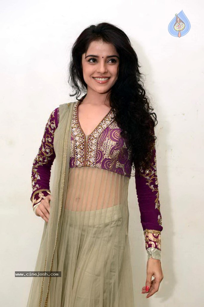 Piaa Bajpai New Stills - 29 / 31 photos