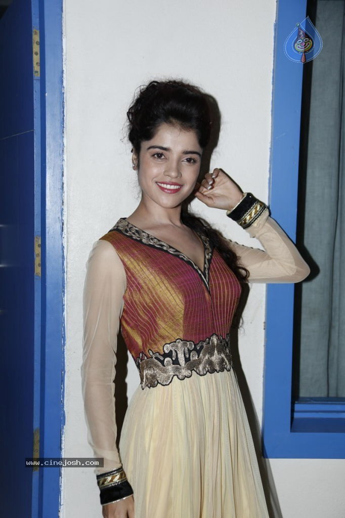 Piaa Bajpai New Stills - 36 / 63 photos