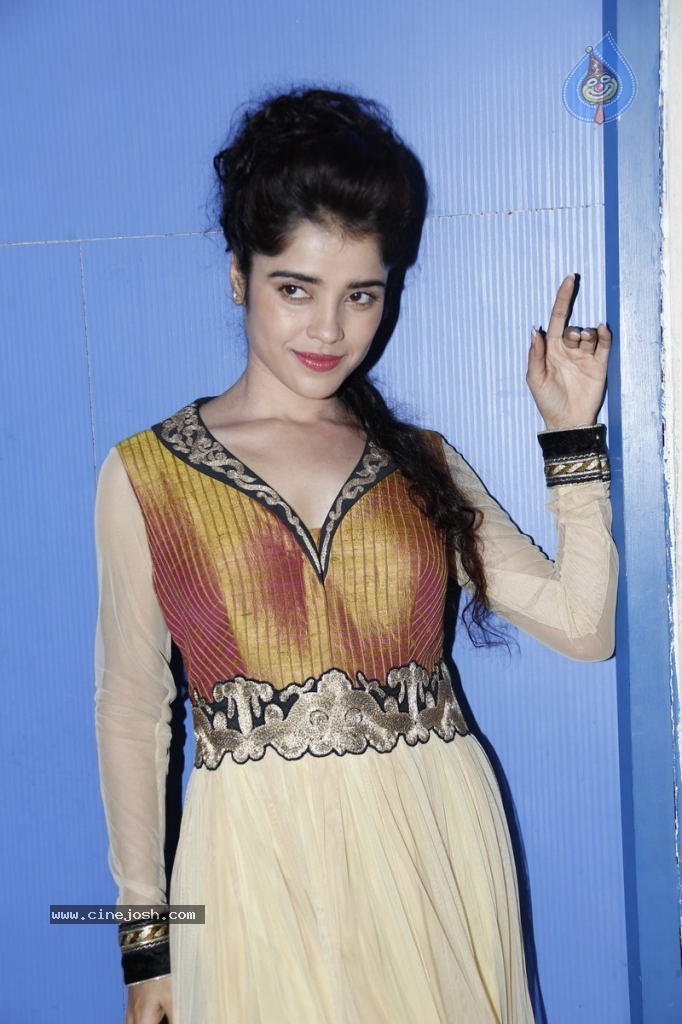 Piaa Bajpai New Stills - 39 / 63 photos
