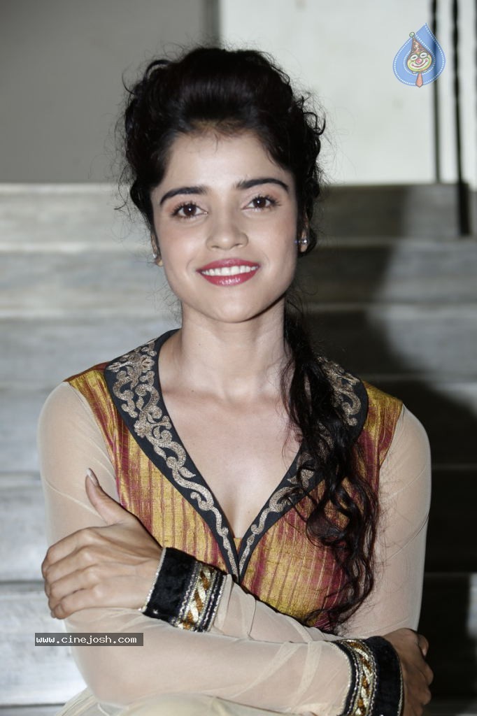 Piaa Bajpai New Stills - 45 / 63 photos