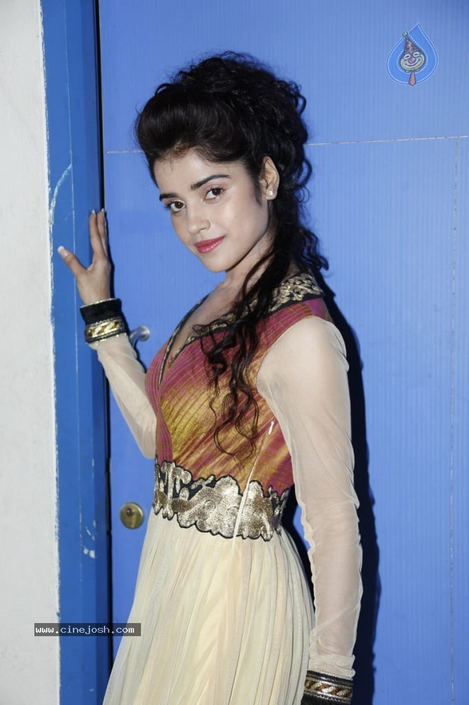 Piaa Bajpai New Stills - 58 / 63 photos