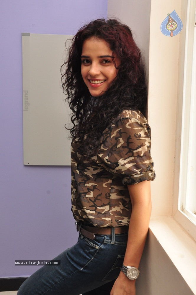 Piaa Bajpai Stills - 6 / 66 photos