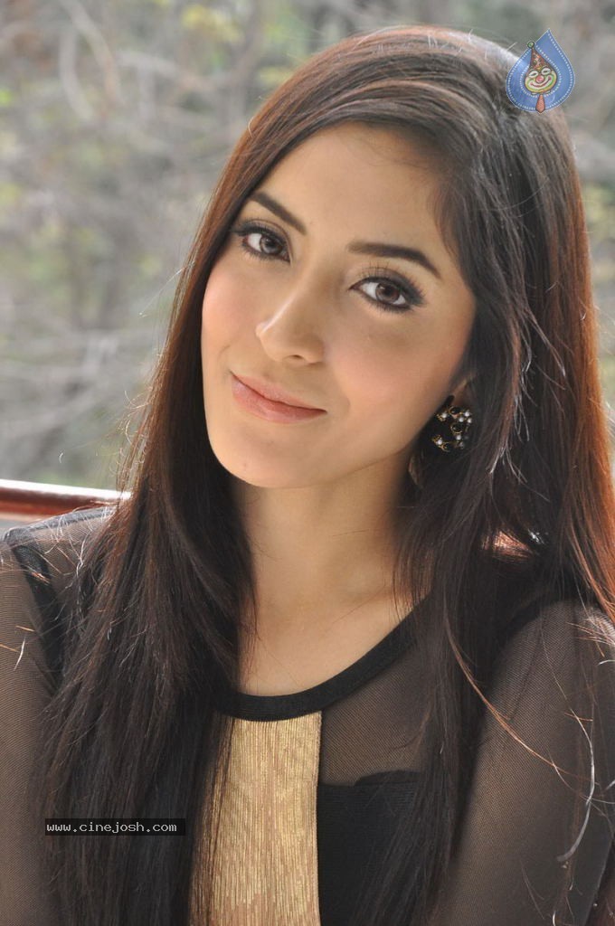 Pinky Savika Latest Stills - 53 / 77 photos