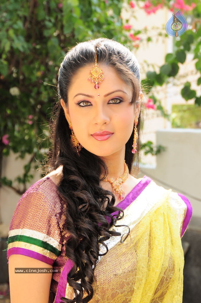 Pooja Bose Stills - 70 / 89 photos