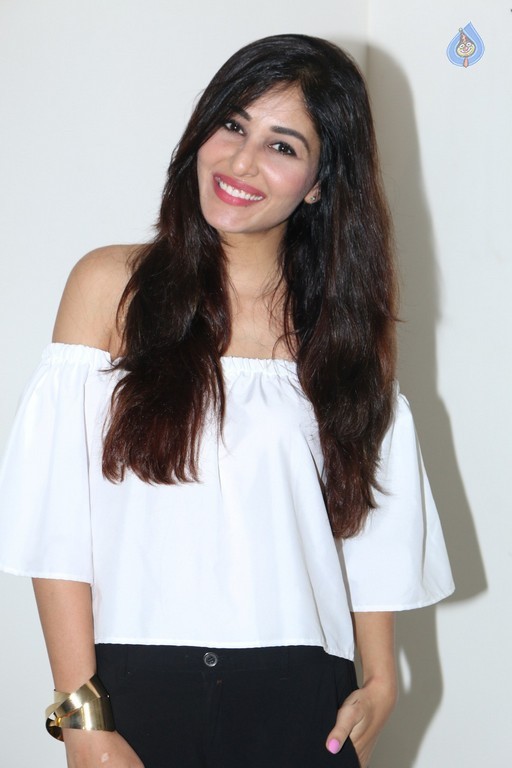 Pooja Chopra Latest Photos - 11 / 16 photos