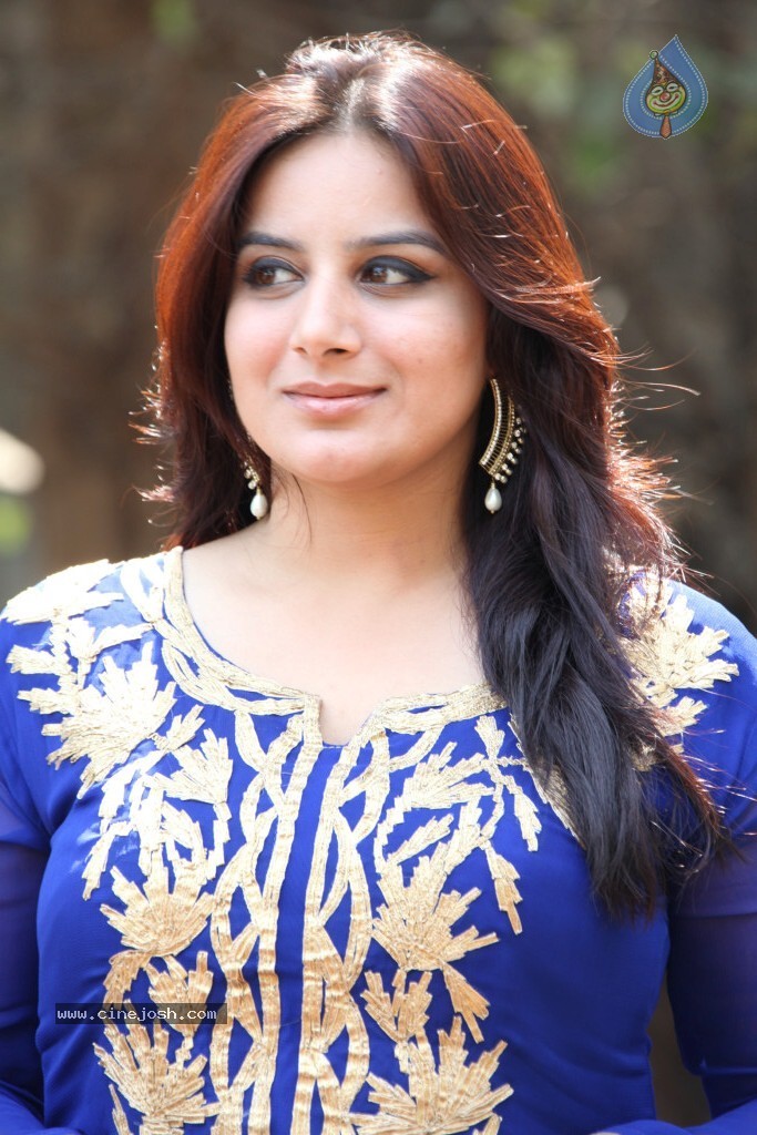 Pooja Gandhi New Stills - 2 / 104 photos