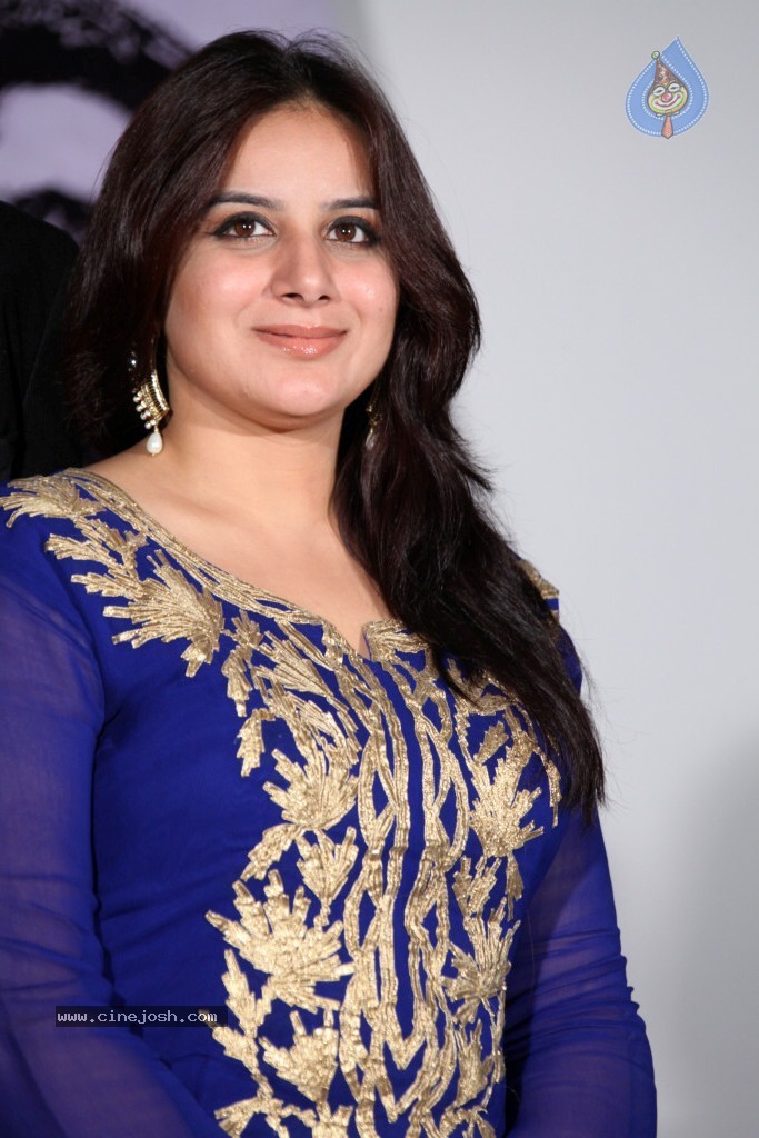 Pooja Gandhi New Stills - 55 / 104 photos