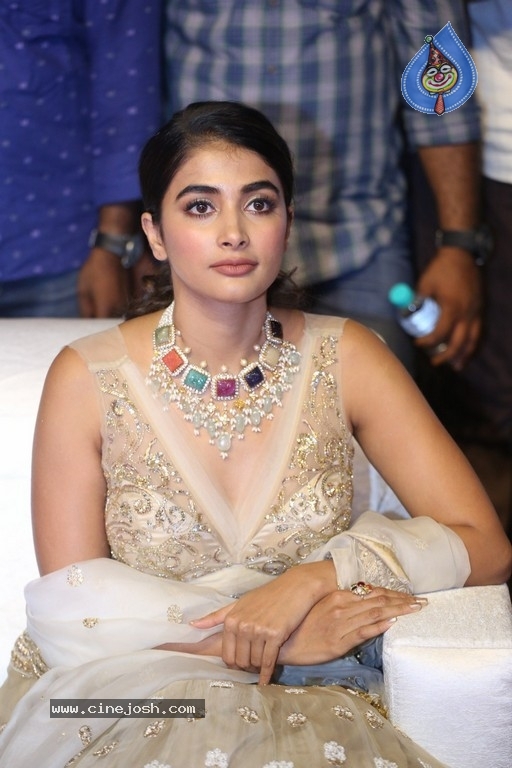 Pooja Hegde at Maharshi Pre Release Event  - 12 / 26 photos