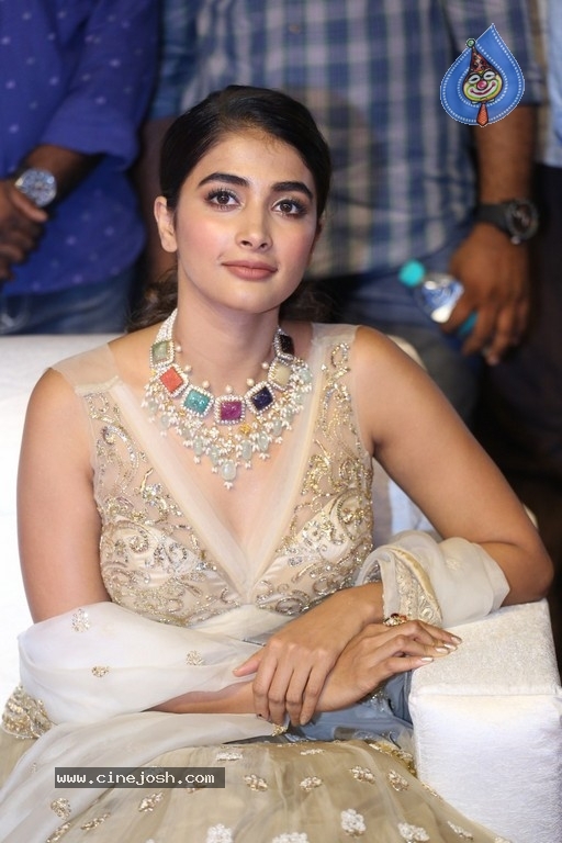 Pooja Hegde at Maharshi Pre Release Event  - 14 / 26 photos