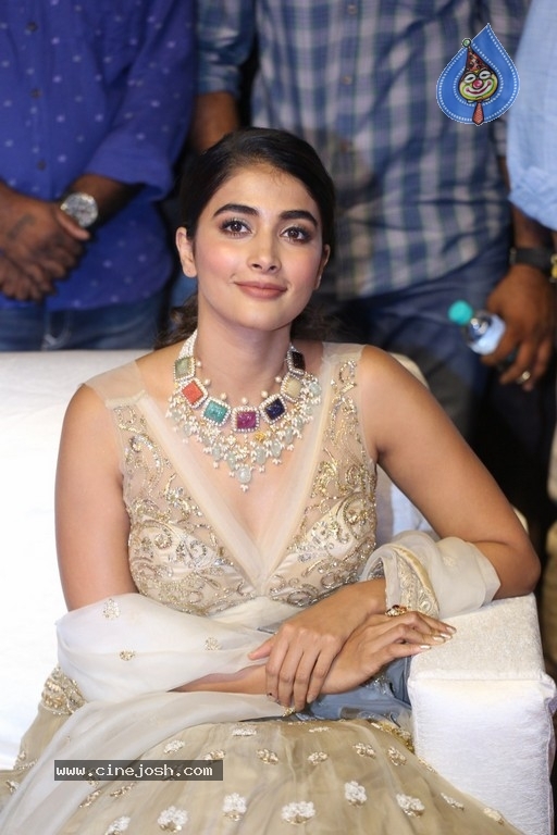 Pooja Hegde at Maharshi Pre Release Event  - 15 / 26 photos