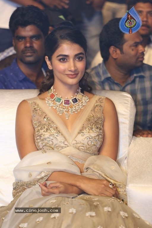 Pooja Hegde at Maharshi Pre Release Event  - 16 / 26 photos