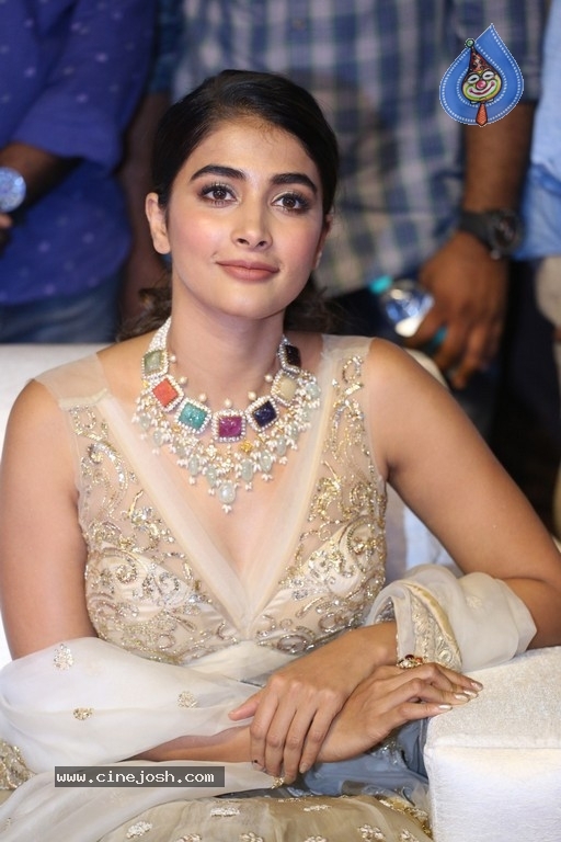 Pooja Hegde at Maharshi Pre Release Event  - 18 / 26 photos