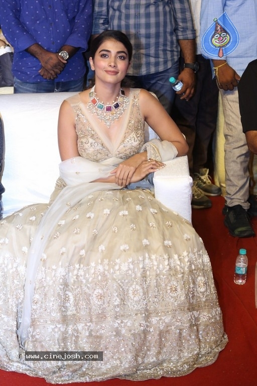 Pooja Hegde at Maharshi Pre Release Event  - 19 / 26 photos