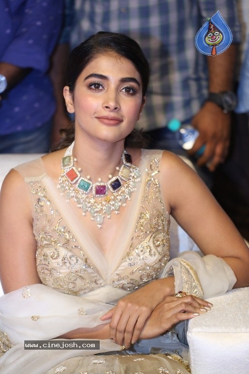 Pooja Hegde at Maharshi Pre Release Event  - 26 / 26 photos
