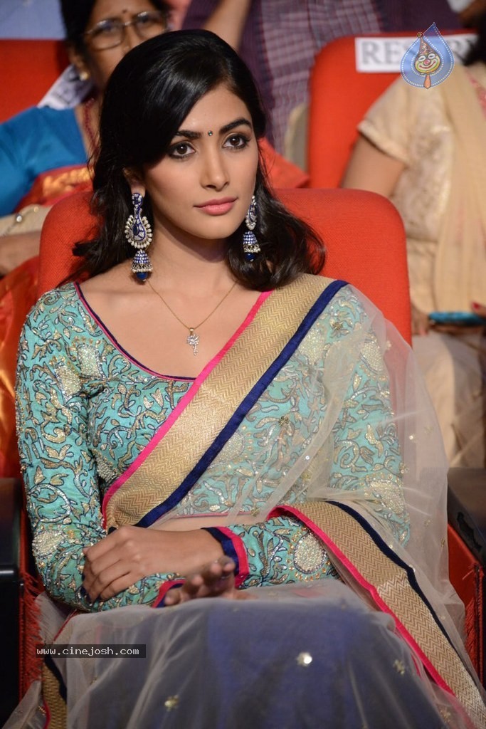 Pooja Hegde Latest Photos - 17 / 110 photos