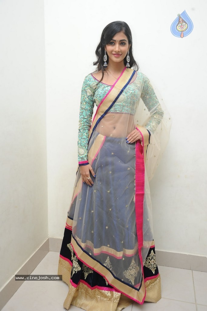 Pooja Hegde Latest Photos - 41 / 110 photos