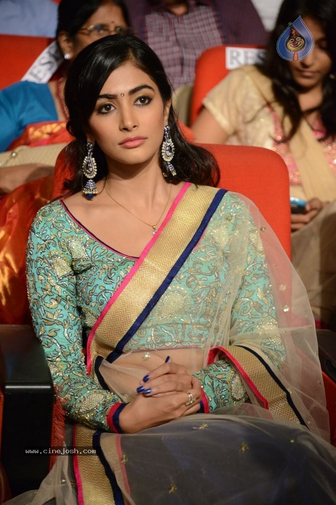 Pooja Hegde Latest Photos - 42 / 110 photos