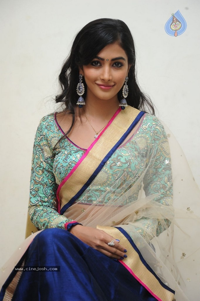 Pooja Hegde Latest Photos - 90 / 110 photos