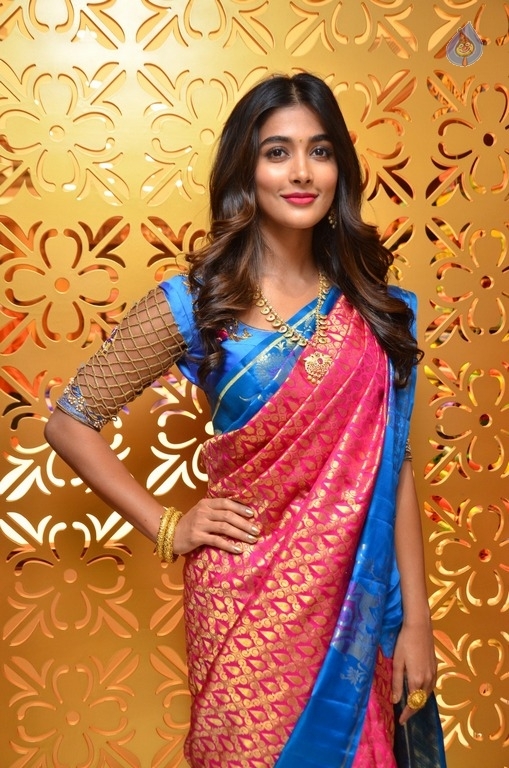 Pooja Hegde New Gallery - 7 / 27 photos