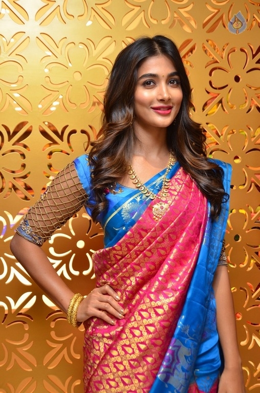 Pooja Hegde New Gallery - 26 / 27 photos