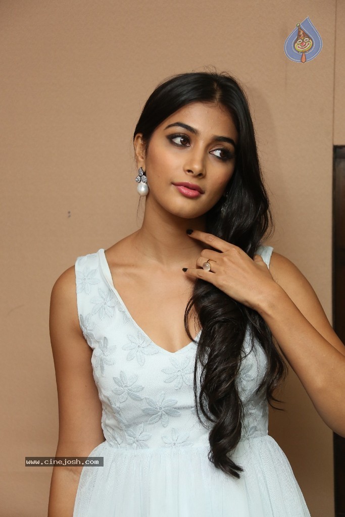 Pooja Hegde New Photos - 40 / 109 photos