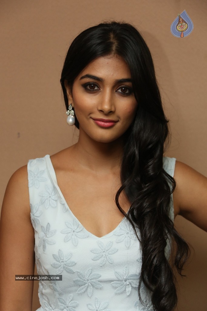 Pooja Hegde New Photos - 48 / 109 photos