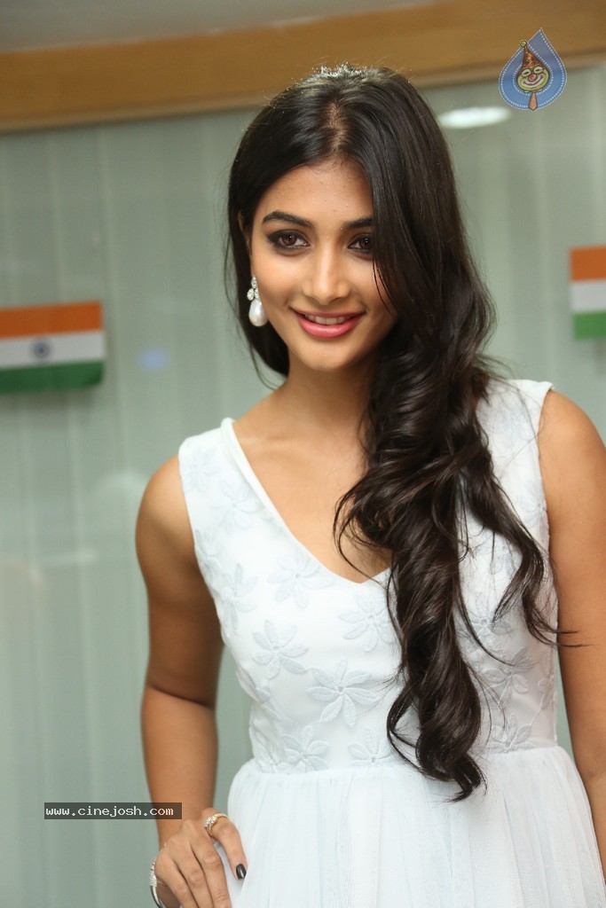 Pooja Hegde New Photos - 76 / 109 photos