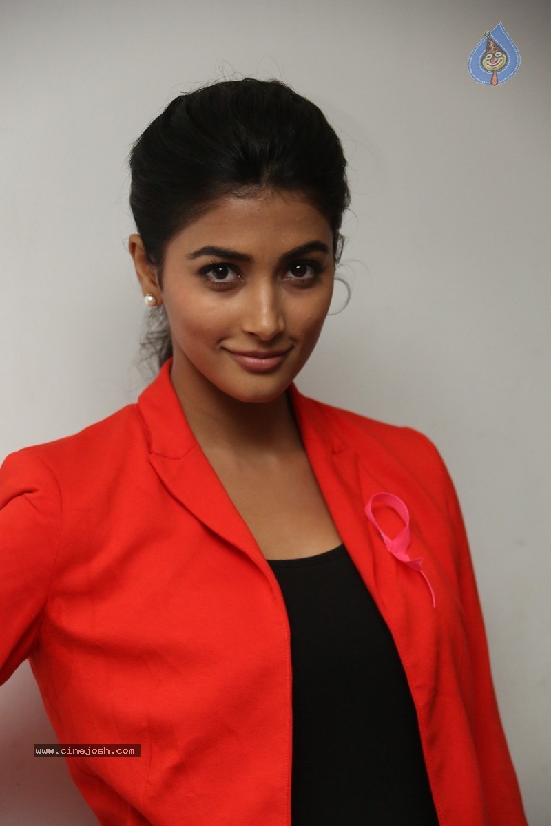 Pooja Hegde New Pics - 13 / 69 photos