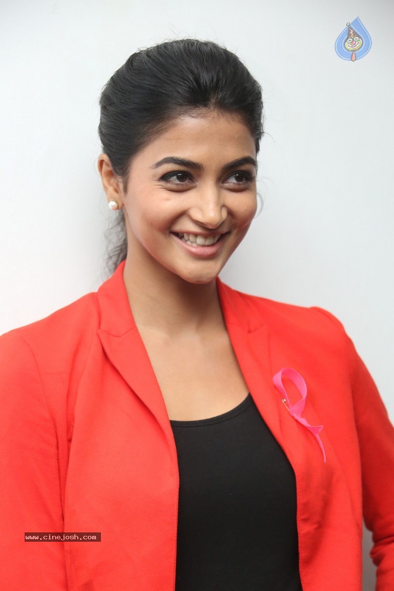 Pooja Hegde New Pics - 37 / 69 photos