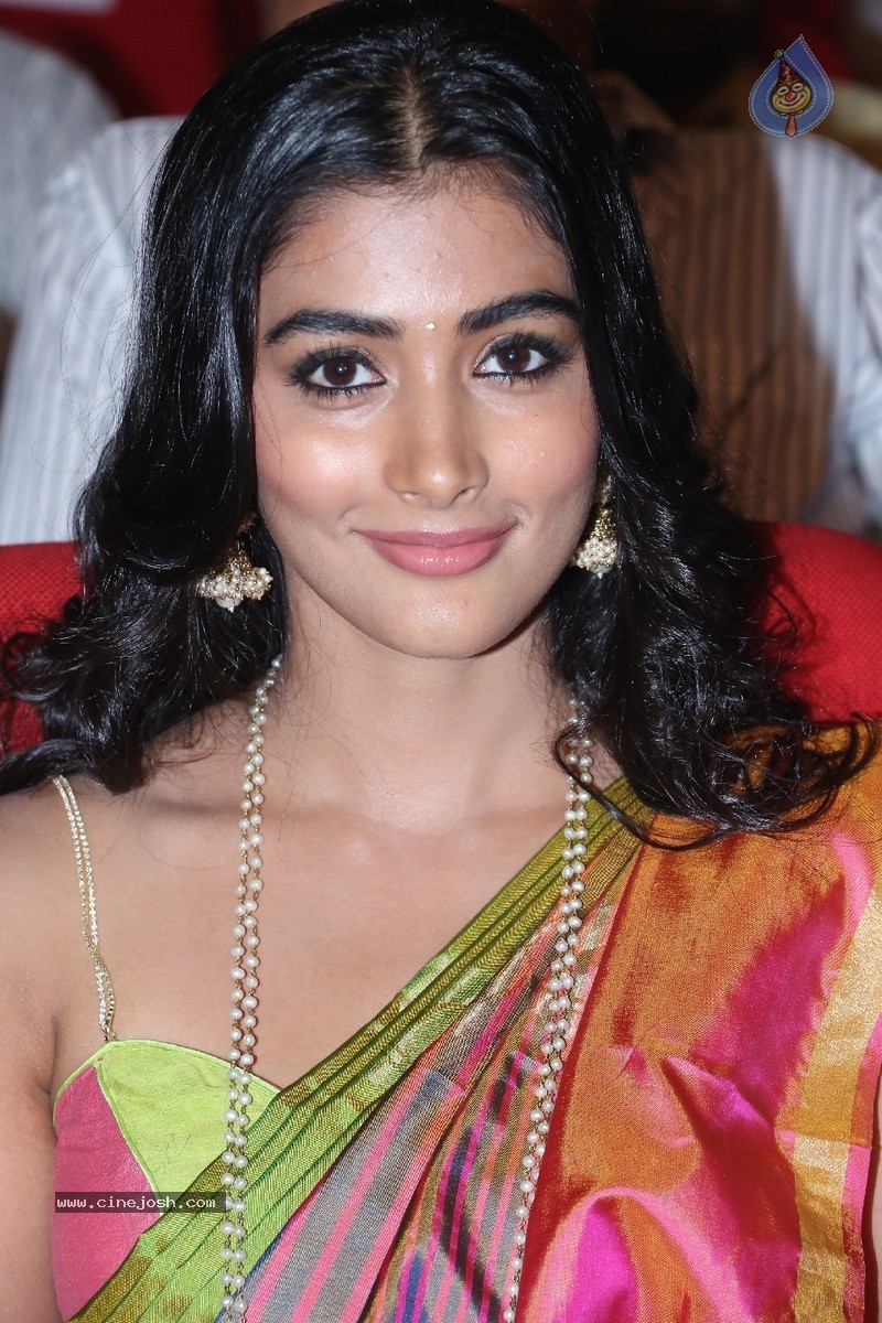 Pooja Hegde New Pics - 5 / 84 photos